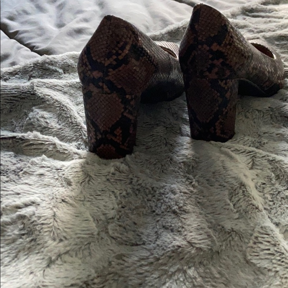 Heels - Picture 3 of 4